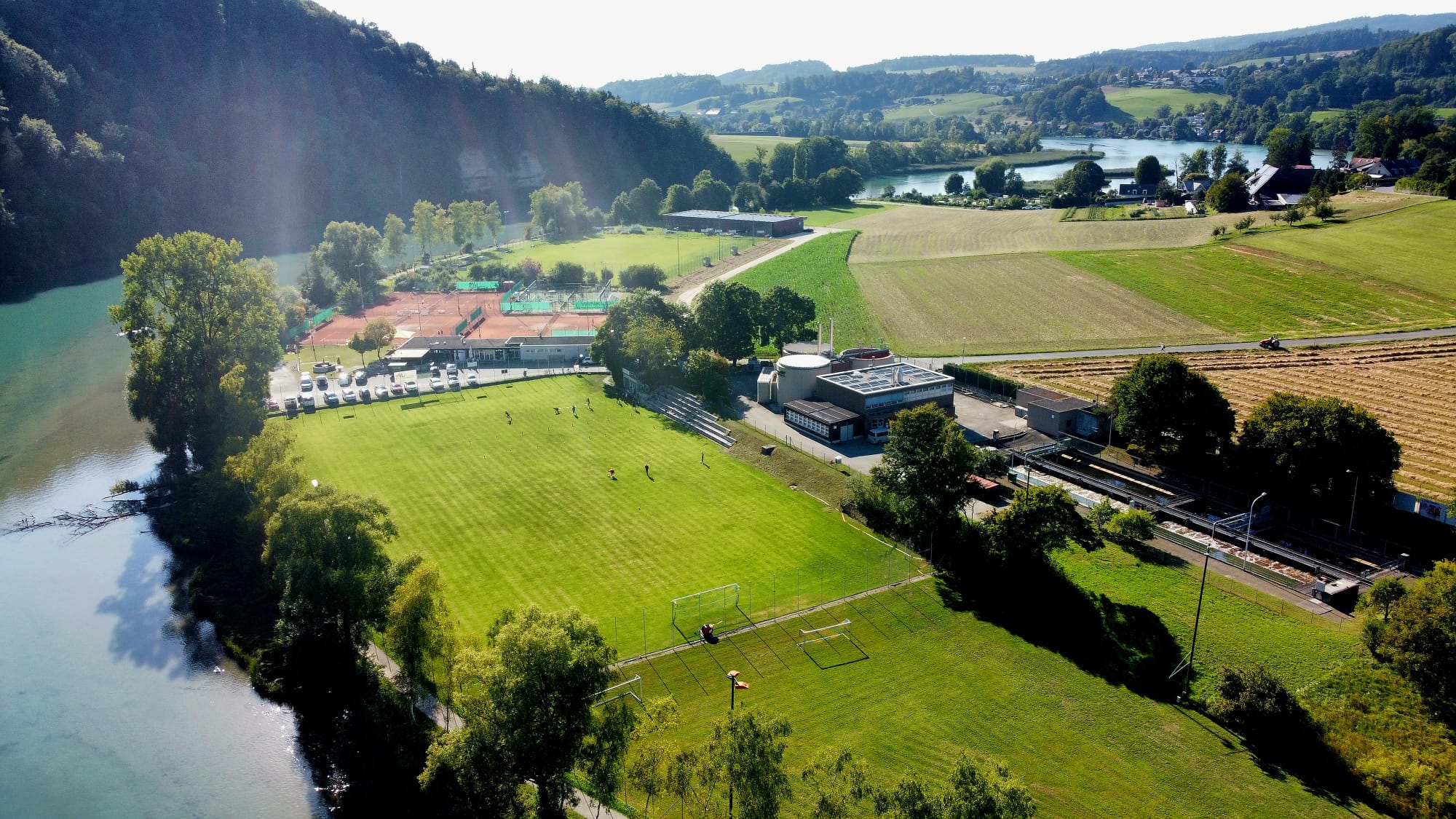 Sportplatz: Sportplatz Ey